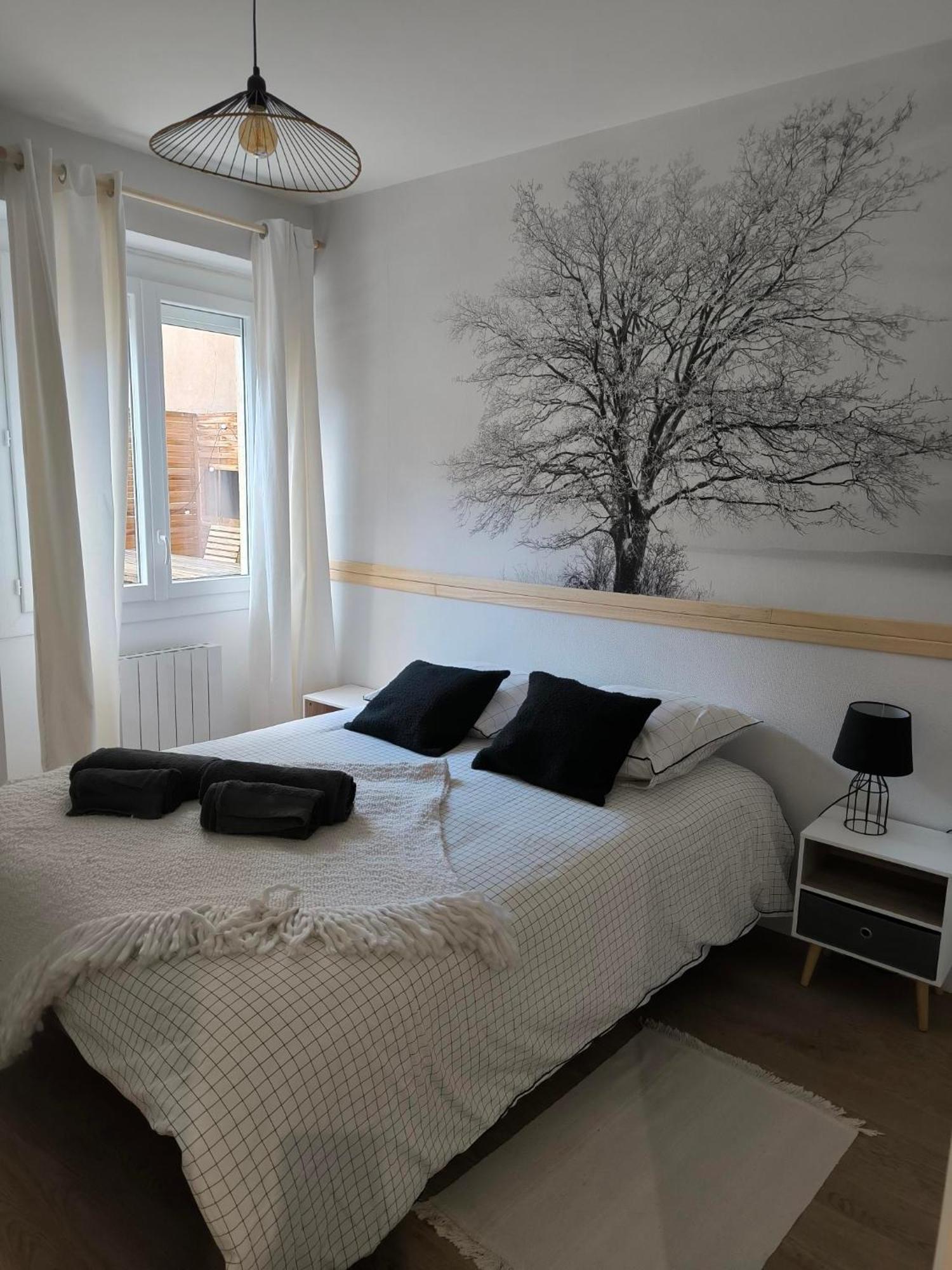 Lodge Loupau Maga Bagnères-de-Luchon المظهر الخارجي الصورة